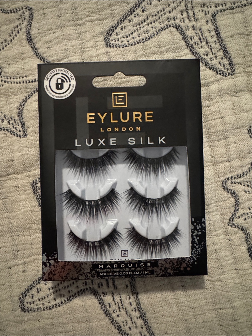 BNIB eyelure luxe silk false lashes